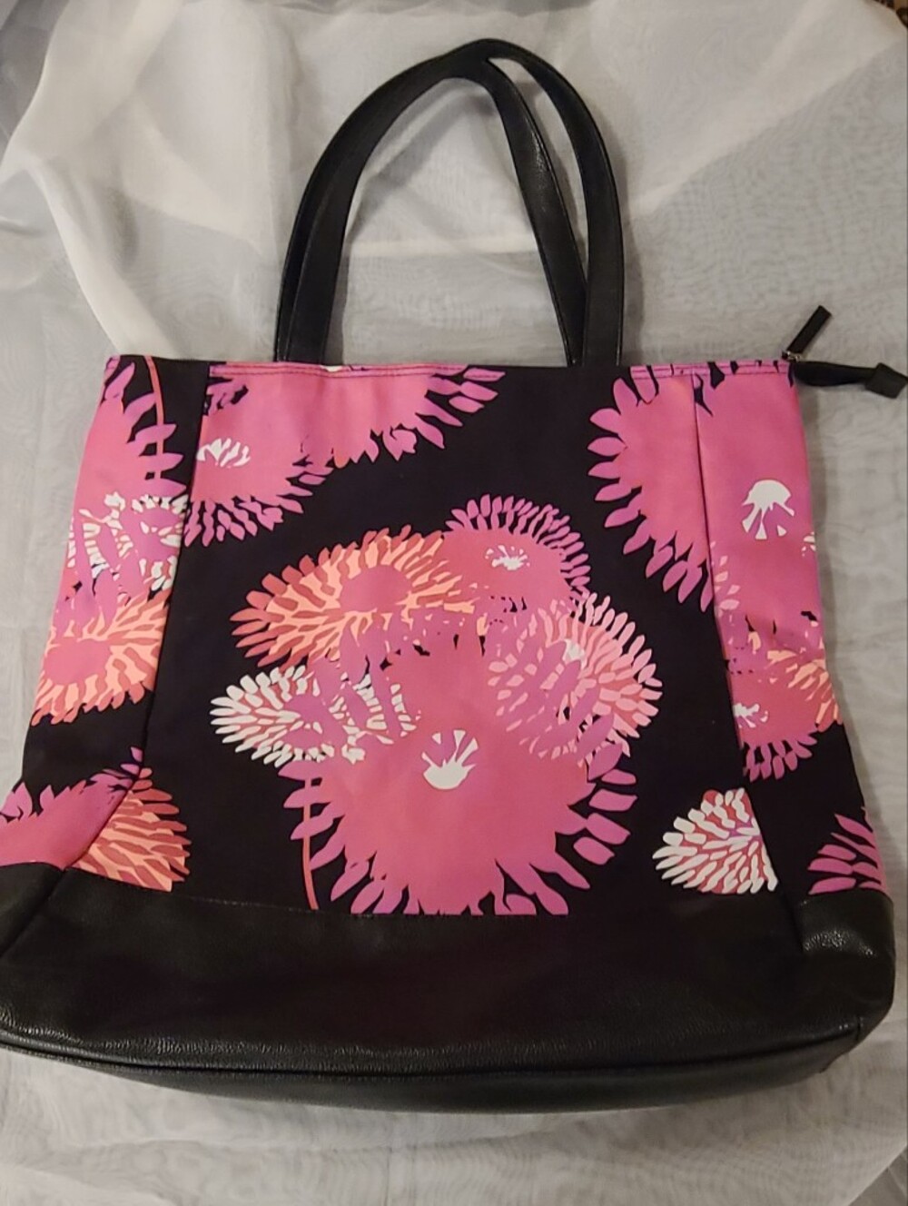 AVON Breast Cancer Awareness Pink Floral Boho Tote Weekend Bag with Black- XL - Picture 3 of 13